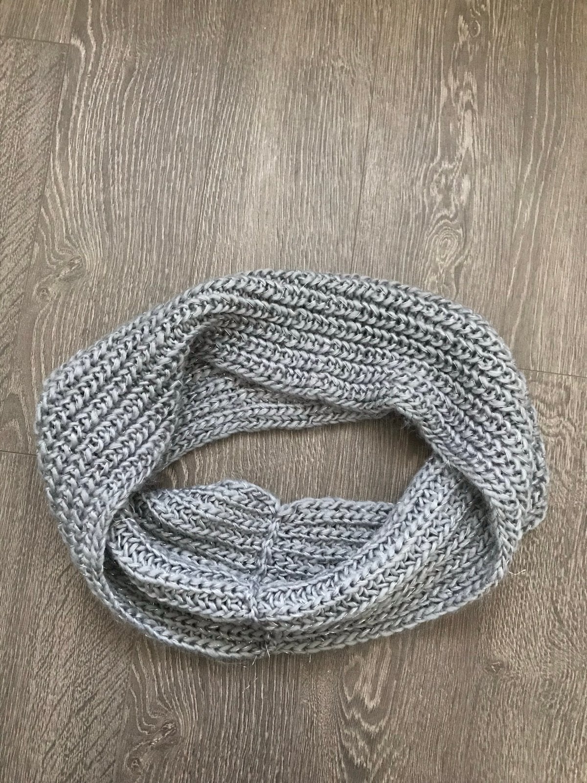 NIEUW Dames grof gebreide colsjaal / sjaal / shawl grijs, Ophalen of Verzenden, Nieuw, Sjaal