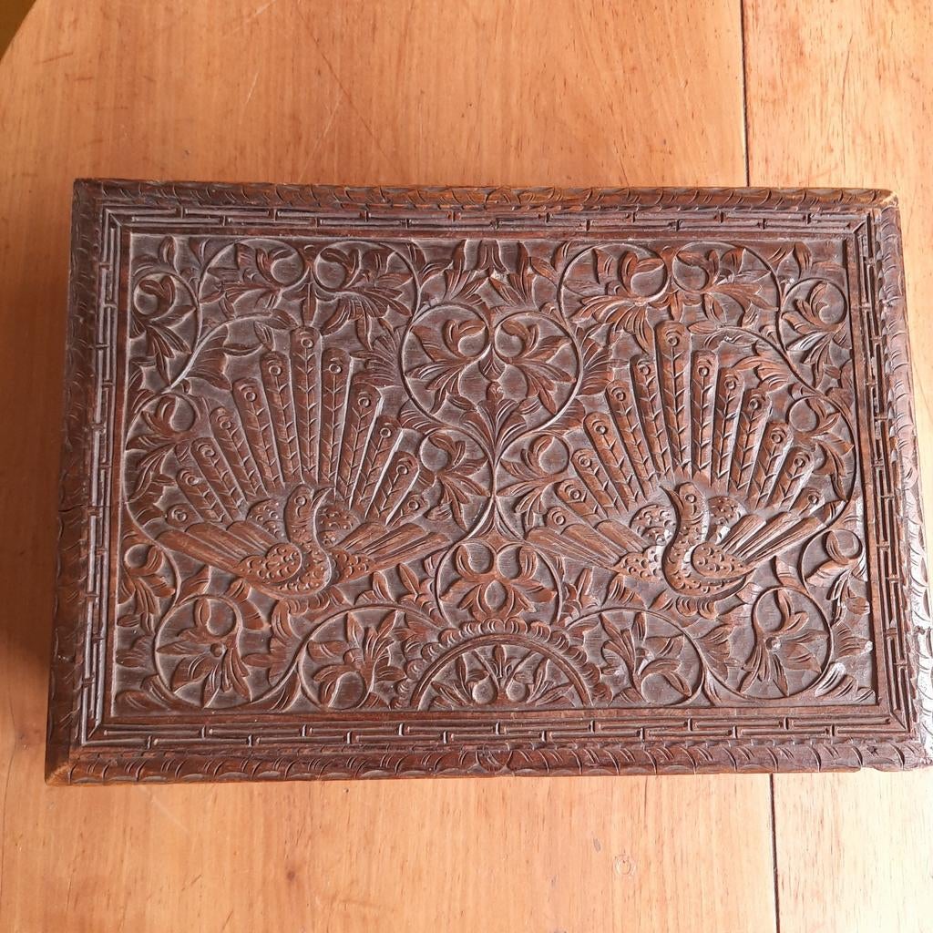 Indonesië Oost- Java Antieke Houten Kist Schrijfkist Pauwen, Verzenden