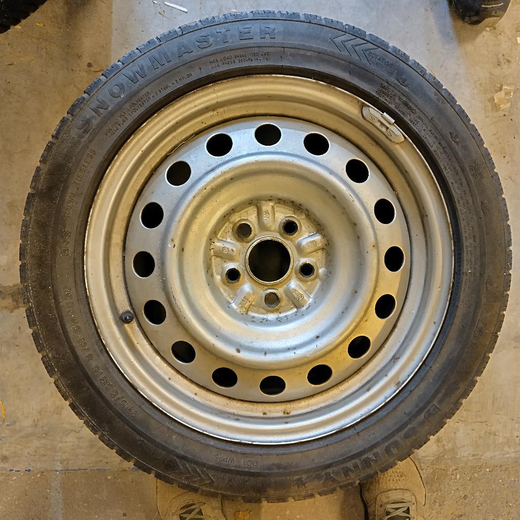 4 winterbanden met velgen Toyota Prius HW2, Auto-onderdelen, Ophalen, Gebruikt, 16 inch, Winterbanden