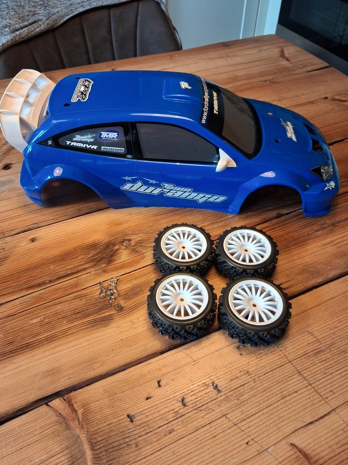 Tamiya Ford Focus Rally RC Body 1:10 met Velgen en Banden, Ophalen, Gebruikt, Schaal 1:10