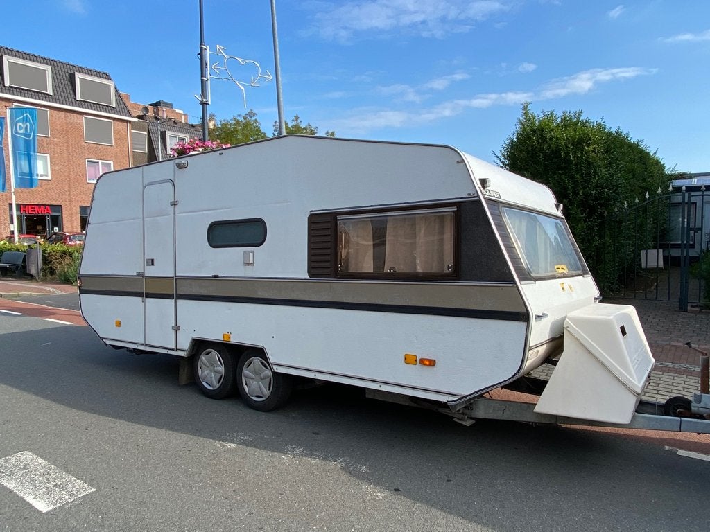 caravan solifer Artic 55TT. 550 cm opbouw, Solifer, 2 aparte bedden, Treinzit, 750 - 1000 kg
