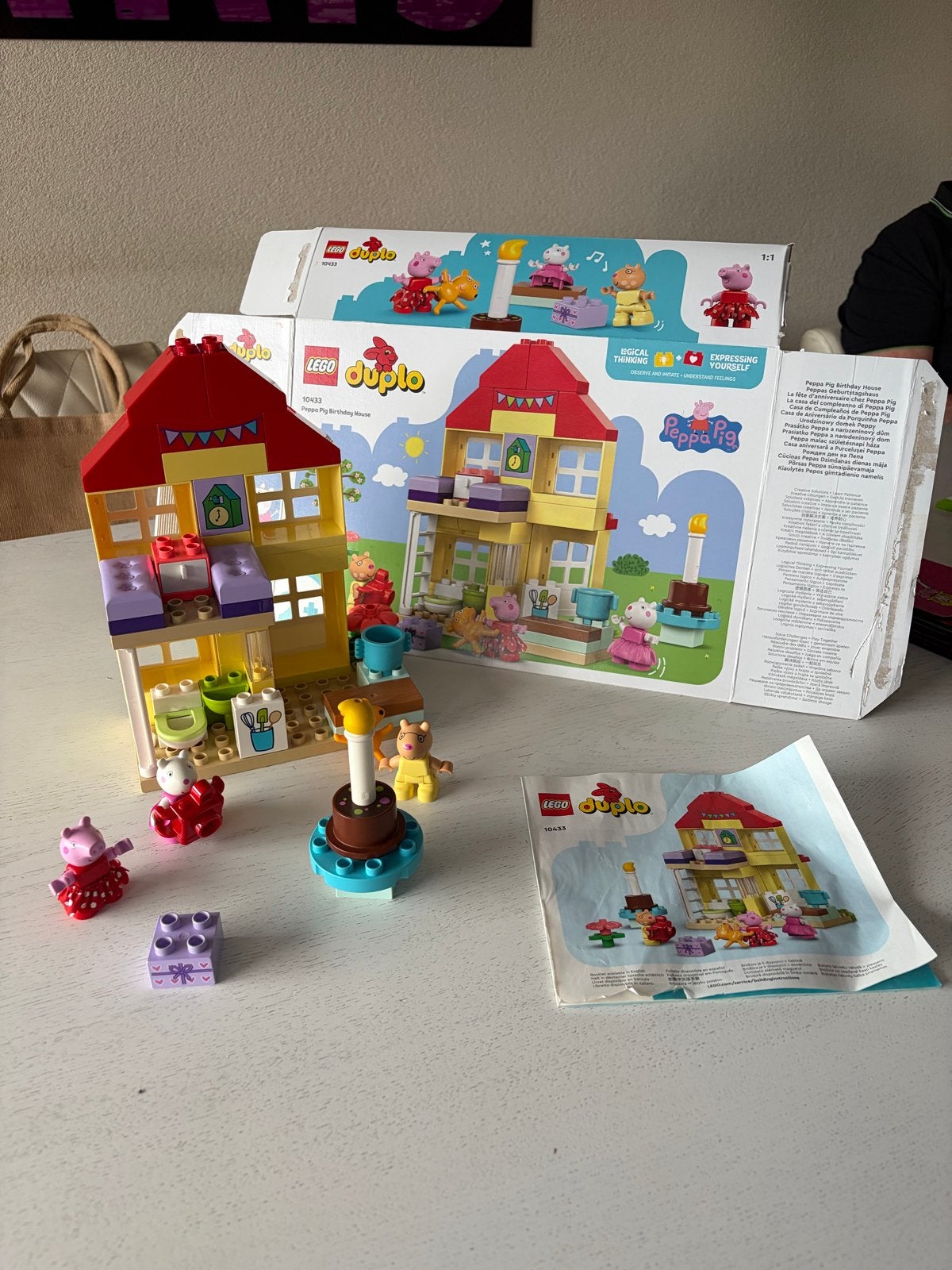 LEGO Duplo Peppa Pig Verjaardagshuis 10433, Overige thema's, Ophalen of Verzenden, Zo goed als nieuw, Inclusief instructies