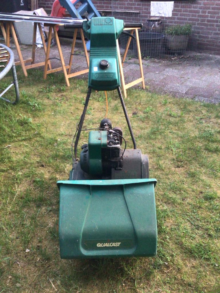 Qualcast Benzine Grasmaaier - Gebruikt, Gebruikt, Ophalen of Verzenden, Opvangbak, Benzine-grasmaaier