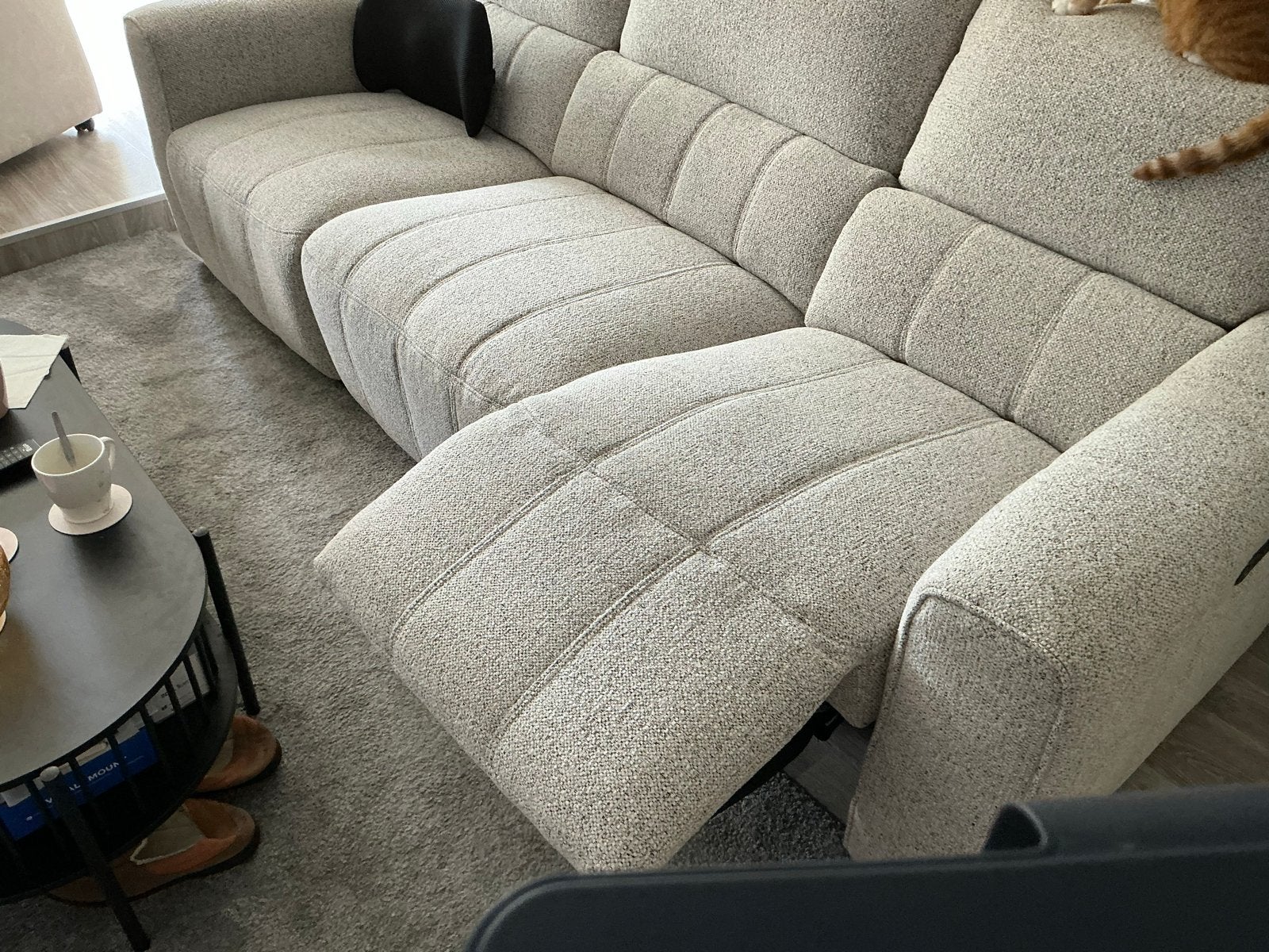 Moderne 3-zitsbank met relaxfunctie en USB-poort, Driepersoons, 75 tot 100 cm, Ophalen of Verzenden, Zo goed als nieuw