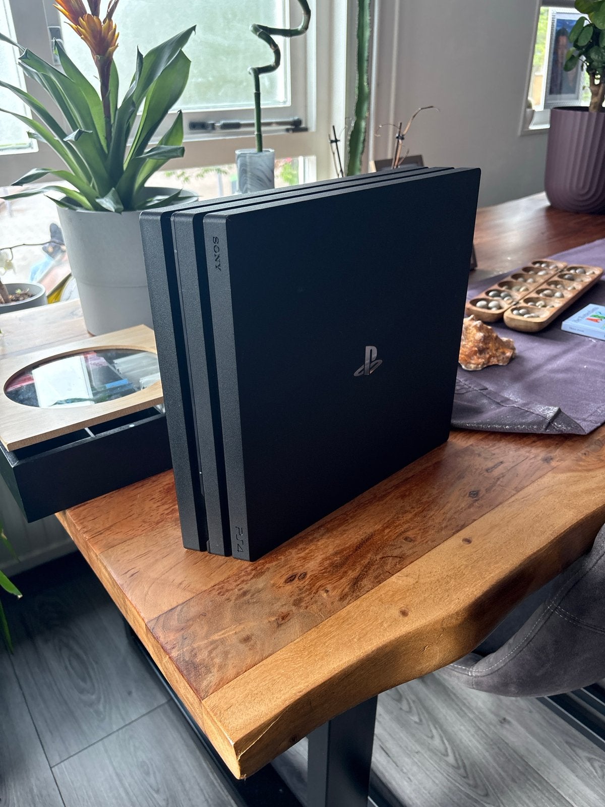 PlayStation 4 Pro met 1TB opslag en 2 controllers, Met games, Met 2 controllers, Ophalen of Verzenden, Zo goed als nieuw