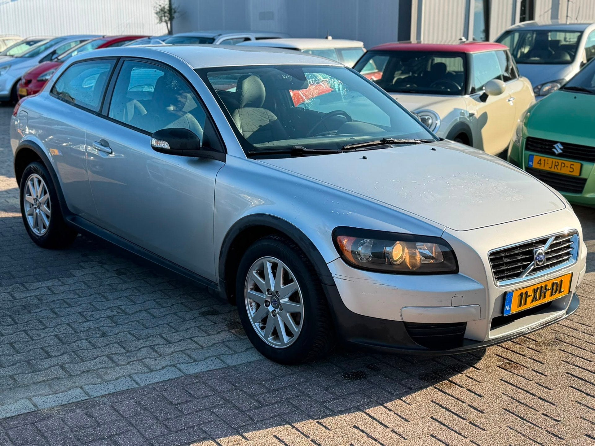 Volvo C30 2.4i Kinetic 2007 Automaat Airco Lmv APK 06-2027, Auto's, Volvo, Gebruikt, 700 kg, 4 stoelen, Bedrijf