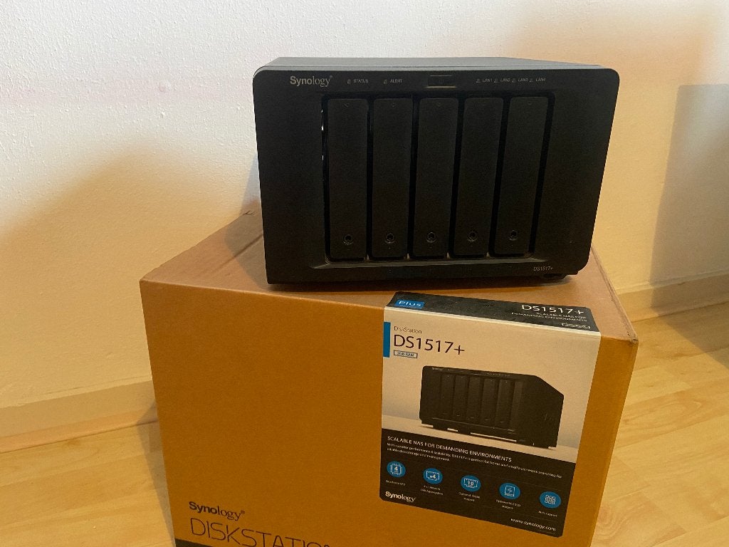 Synology DS1517+ NAS (8gb ram upgrade) + evt. HDD, Synology, Server, SATA, Info@debitstore.nl