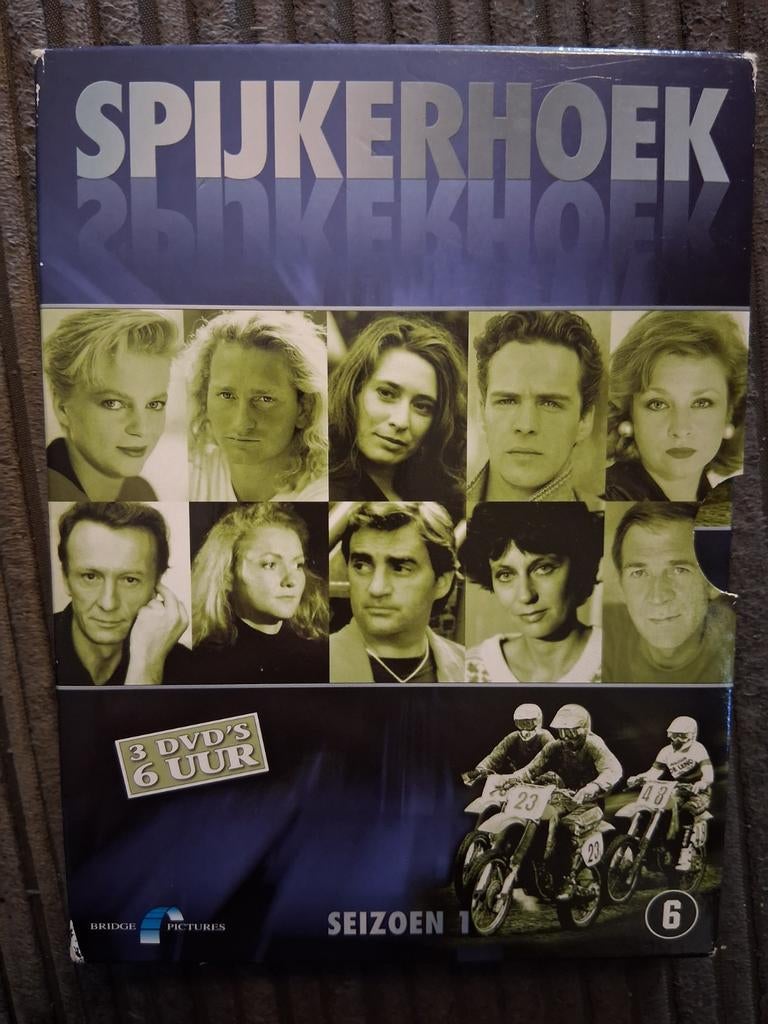 Spijkerhoek seizoen 1 - 3 dvdbox, Cd's en Dvd's, Dvd's | Tv en Series, Ophalen of Verzenden, Zo goed als nieuw