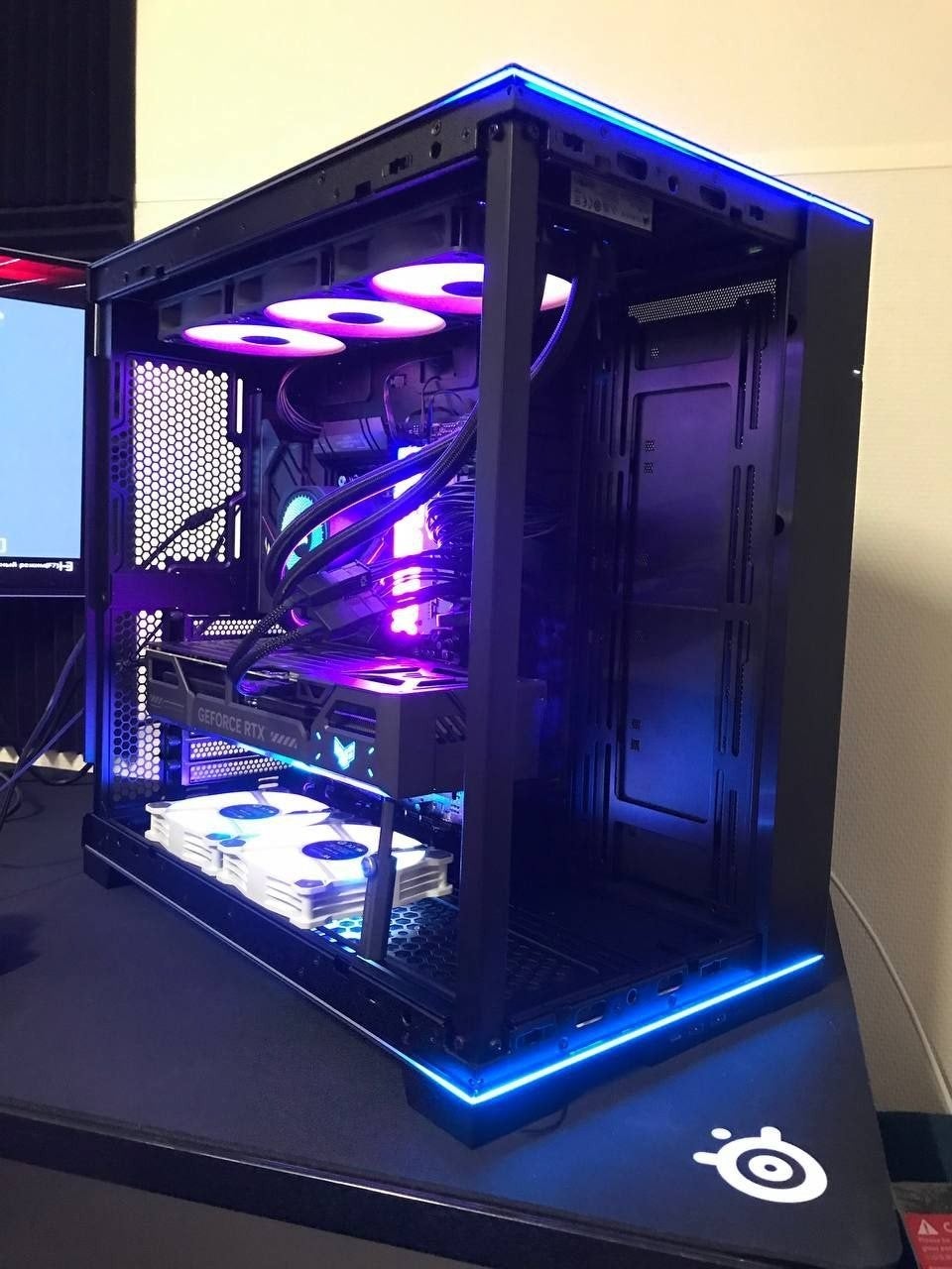 Krachtige Gaming PC - RTX 5070, Ryzen 9800X3D, 32GB RAM, AMD Ryzen 7 9800X3D, 32 GB, ASUS, 2 TB SSD