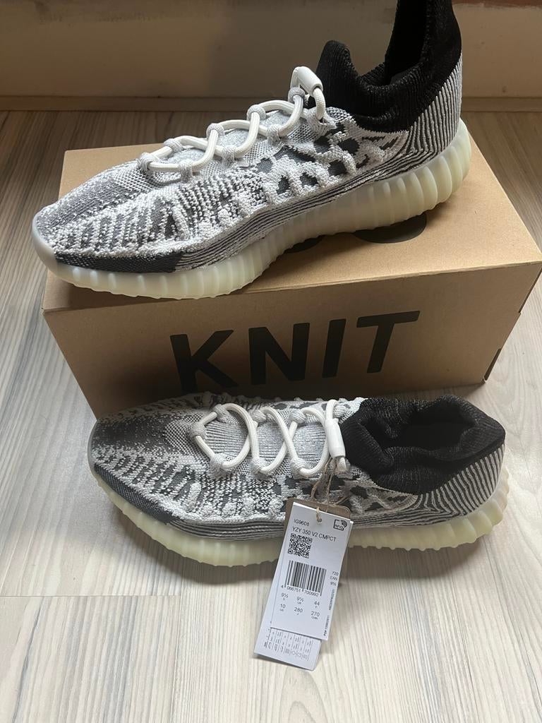 Adidas Yeezy Boost 350 V2 CMPCT Slate Panda - Maat 44, Kleding | Heren, Schoenen, Overige kleuren, Nieuw, Ophalen of Verzenden
