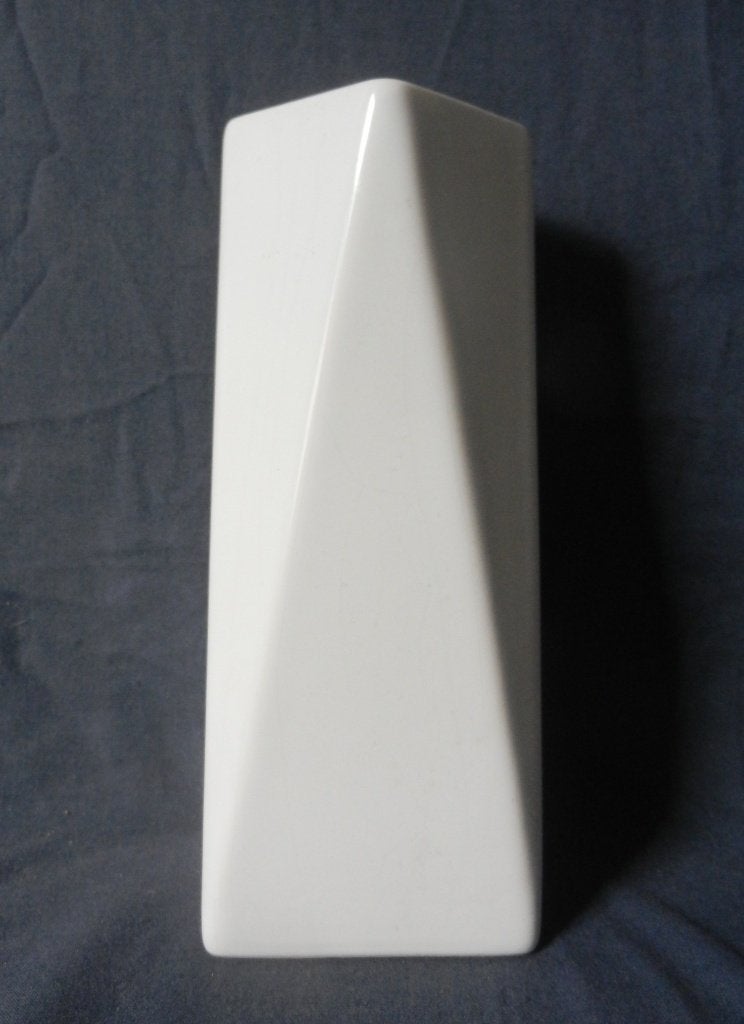 Afgeschuinde witte aardewerk vaas pseudo vd Vaart h. 21 cm, 21 cm, Wit, Nieuw, Ophalen of Verzenden