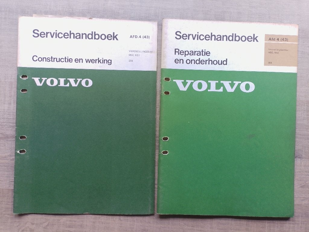 Volvo 264 dealer werkplaatsboeken versnellingsbak M50 - M51, Ophalen of Verzenden, Gelezen, Volvo
