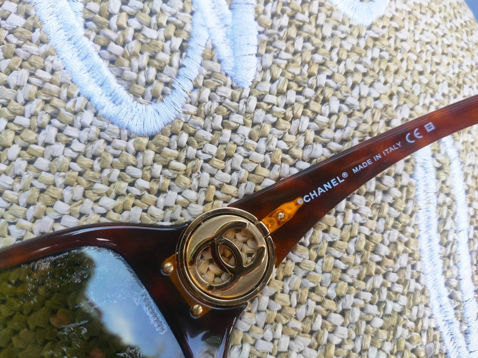 Chanel Zonnebril met CC-logo - Bruin Tortoise, Ophalen of Verzenden