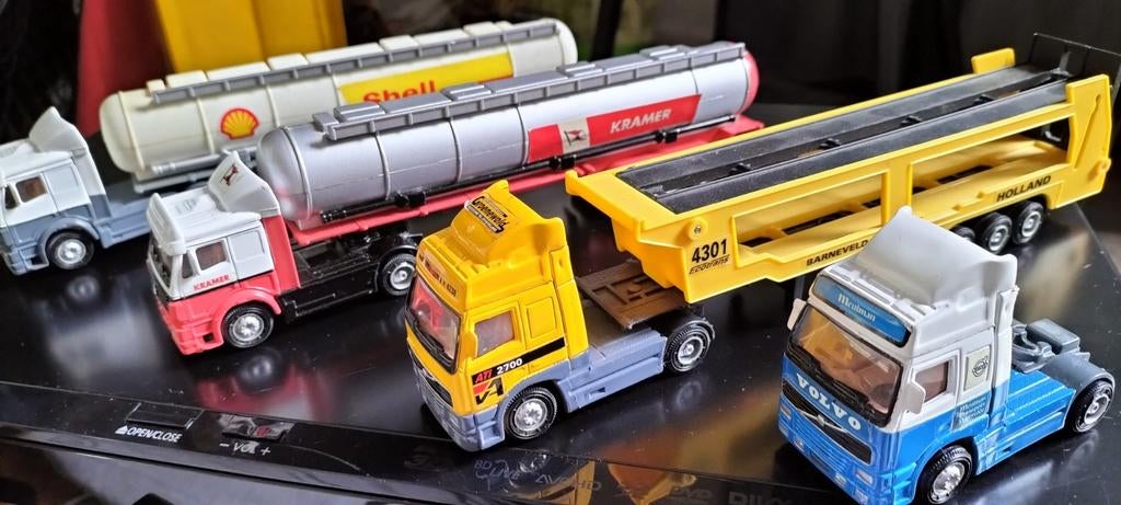 Diverse model vrachtwagens - Shell, Kramer, Holland, Volvo, Overige merken, Gebruikt, 1:50 of kleiner, Ophalen of Verzenden