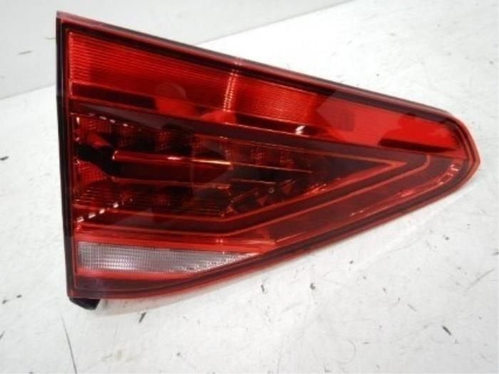 VW Touran 5TA LED Achterlicht Links ( Achterklep ), Auto-onderdelen, Verlichting, Gebruikt, Ophalen of Verzenden
