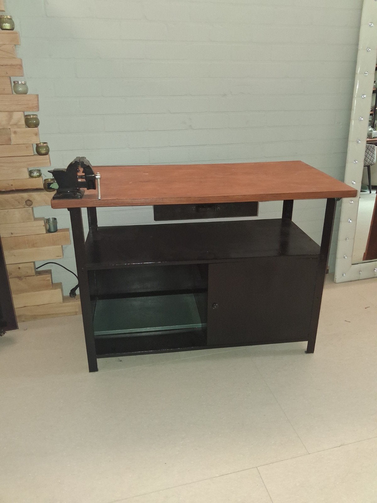 werkbank wordt als site tabel gebruikt, Ophalen, 25 tot 50 cm, Rechthoekig, 100 tot 150 cm