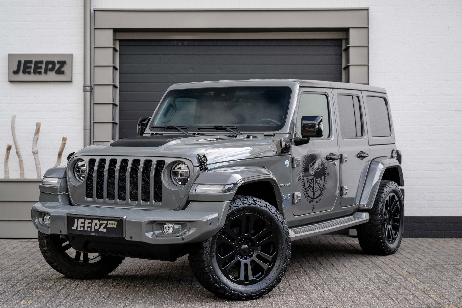 Jeep Wrangler Unlimited 4xe 380 Sahara - 20" Lmv / Jeepz Edi, Auto's, Jeep, Automaat, Zwart, 4 cilinders, Cabriolet