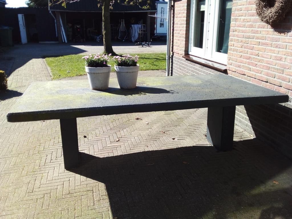 Grote betonnen tuintafel Gratis!, Ophalen, Overige materialen, Gebruikt, Eettafel