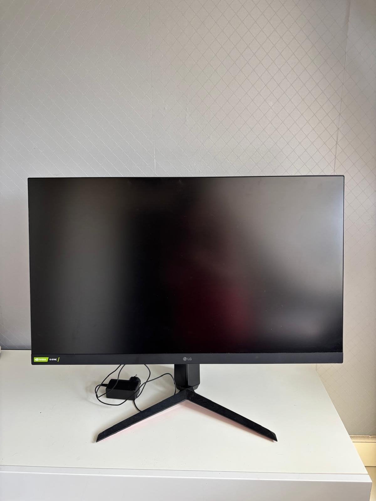 LG 32GN550-B Ultragear ( Gaming ) Monitor - Full HD, 165Hz, Computers en Software, HDMI, IPS, In hoogte verstelbaar, Full HD
