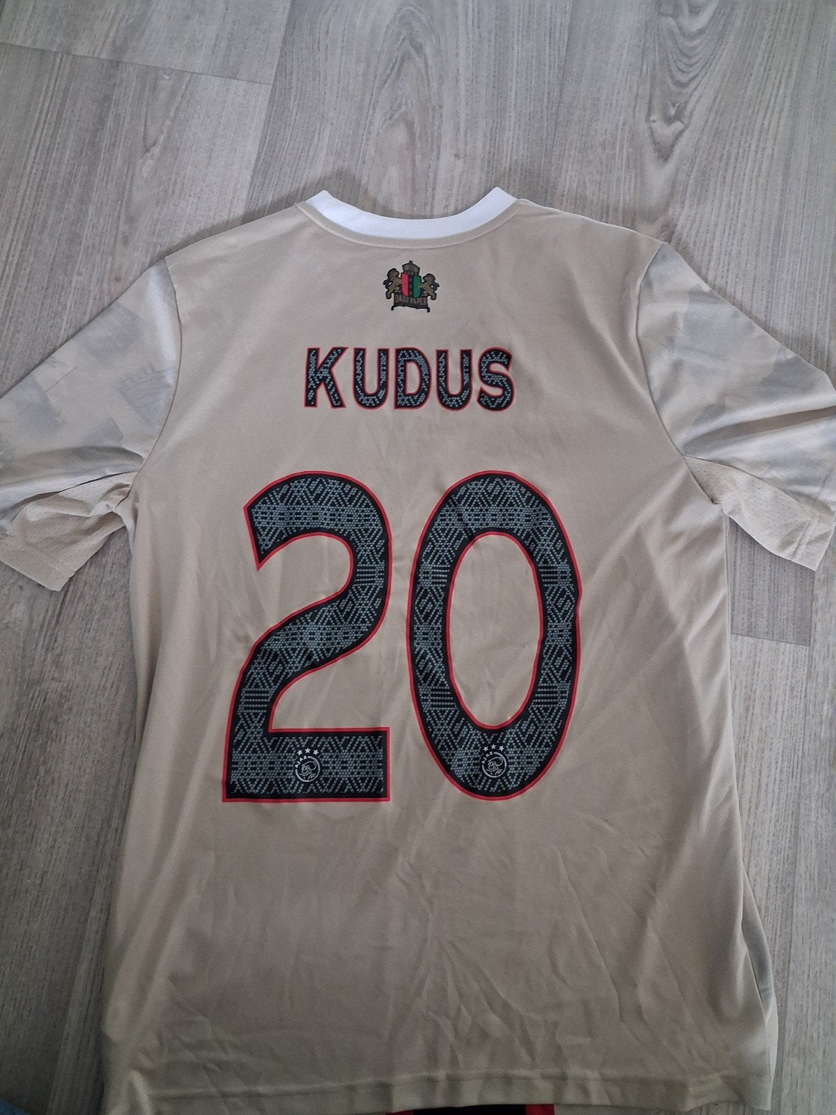 Ajax Daily Paper shirt met Kudus op de rug, Maat 48/50 (M), Beige, Ophalen of Verzenden, Zo goed als nieuw