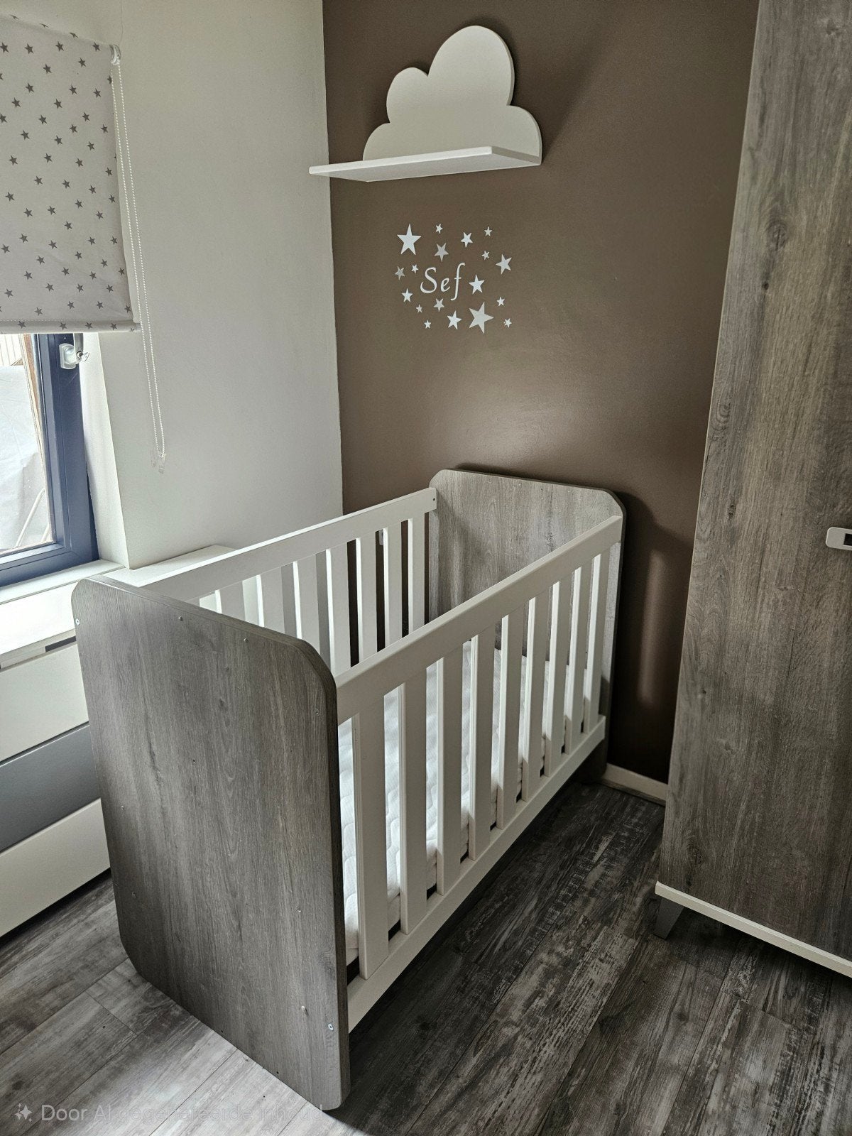 Babykamer, ombouwset naar 90 x 200 cm bed + nachtkastje, Kinderen en Baby's, Ophalen, Jongetje of Meisje