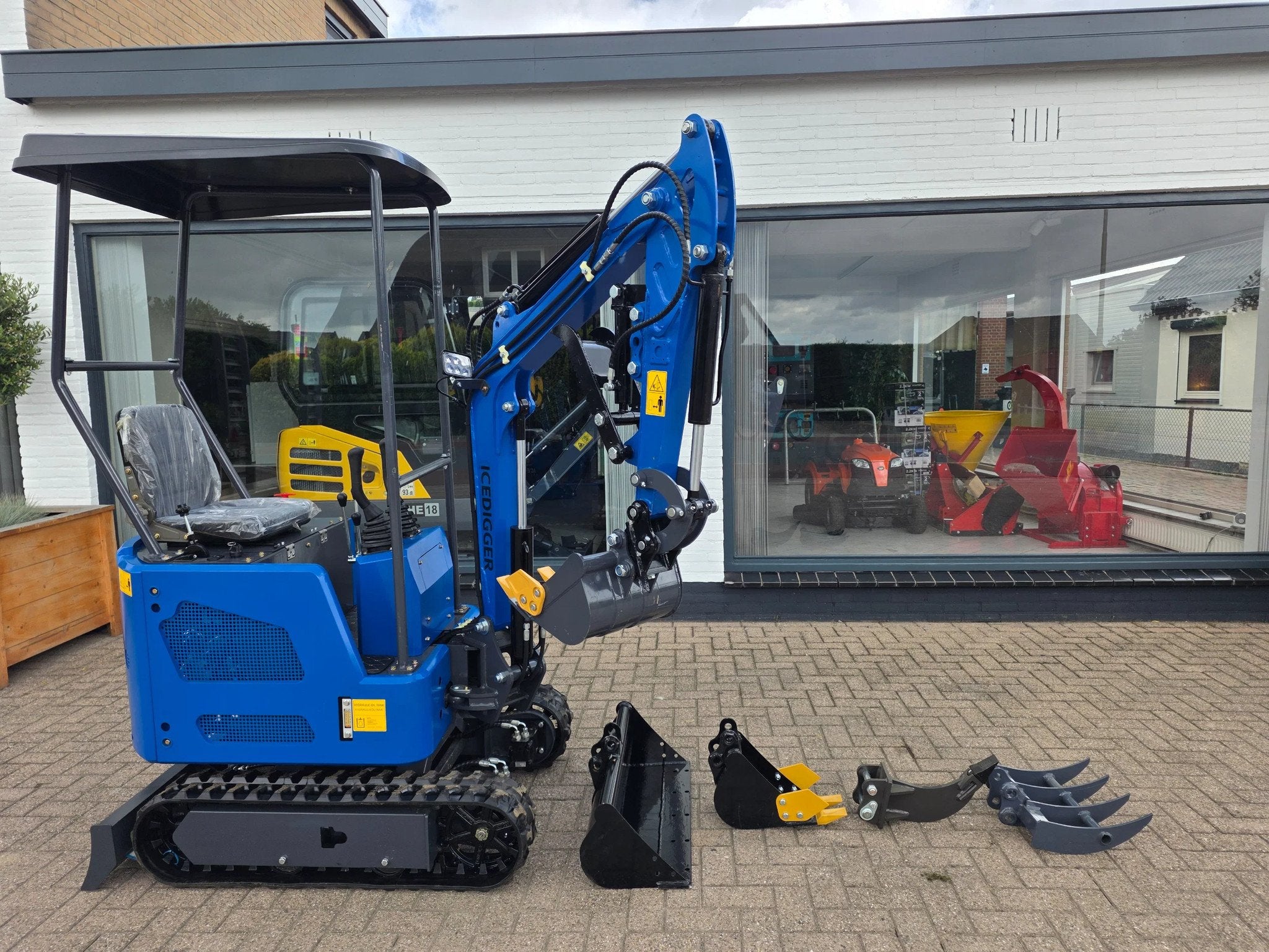 Veel aanbouwdelen! Minigraver ice knikarm snelwissel graafma, Zakelijke goederen, Machines en Bouw | Kranen en Graafmachines, Graafmachine