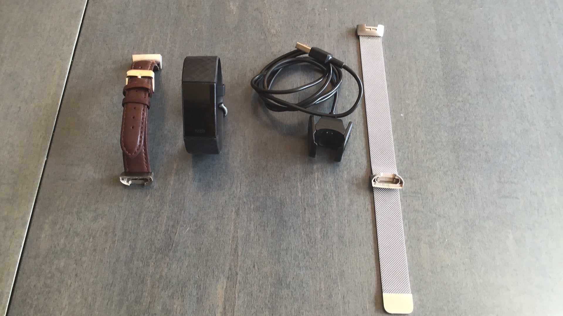 3 verschillende bandjes fitbit charge 3 en 4 en oplaadsnoer, Ophalen of Verzenden, Zo goed als nieuw, Zwart, Android