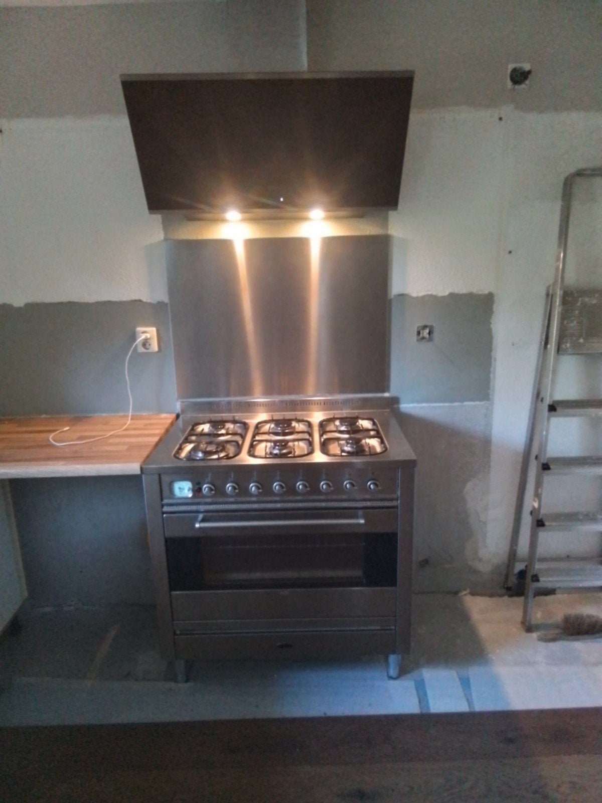 Boretti 6-gasfornuis met elektrische oven + Beko afzuigk, Ophalen