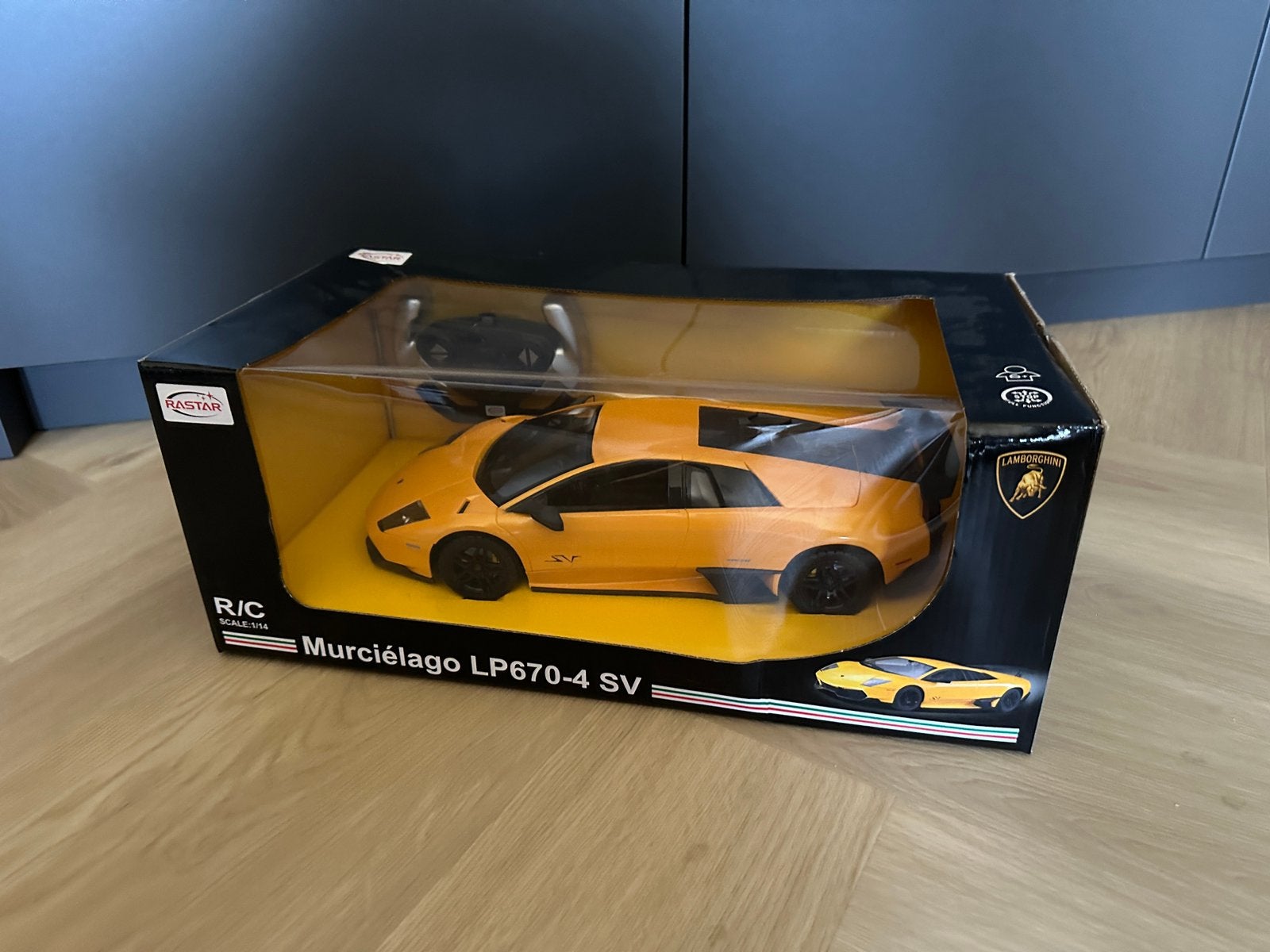 Rastar Lamborghini Murcielago SV Geel 1:14, Ophalen of Verzenden, Zo goed als nieuw, Bburago