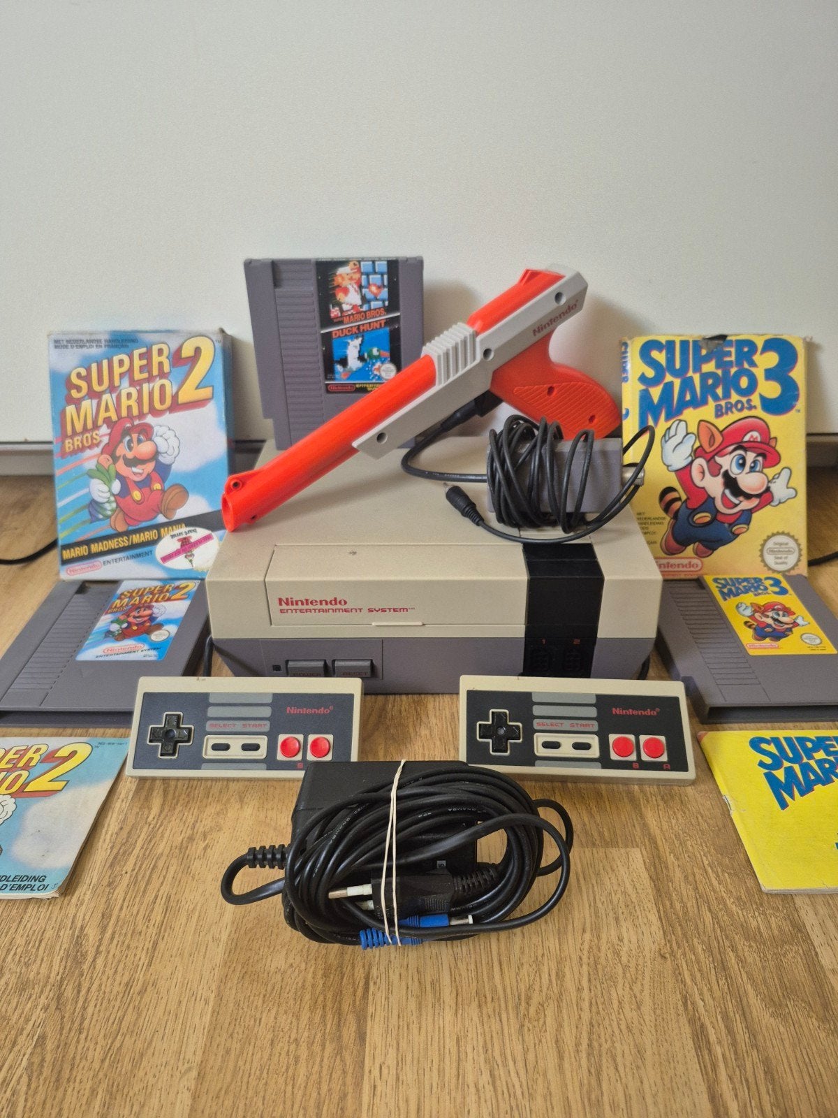 super mario 1 2 3 nintendo set, Spelcomputers en Games, Ophalen of Verzenden, Gebruikt, Met 2 controllers, Met games