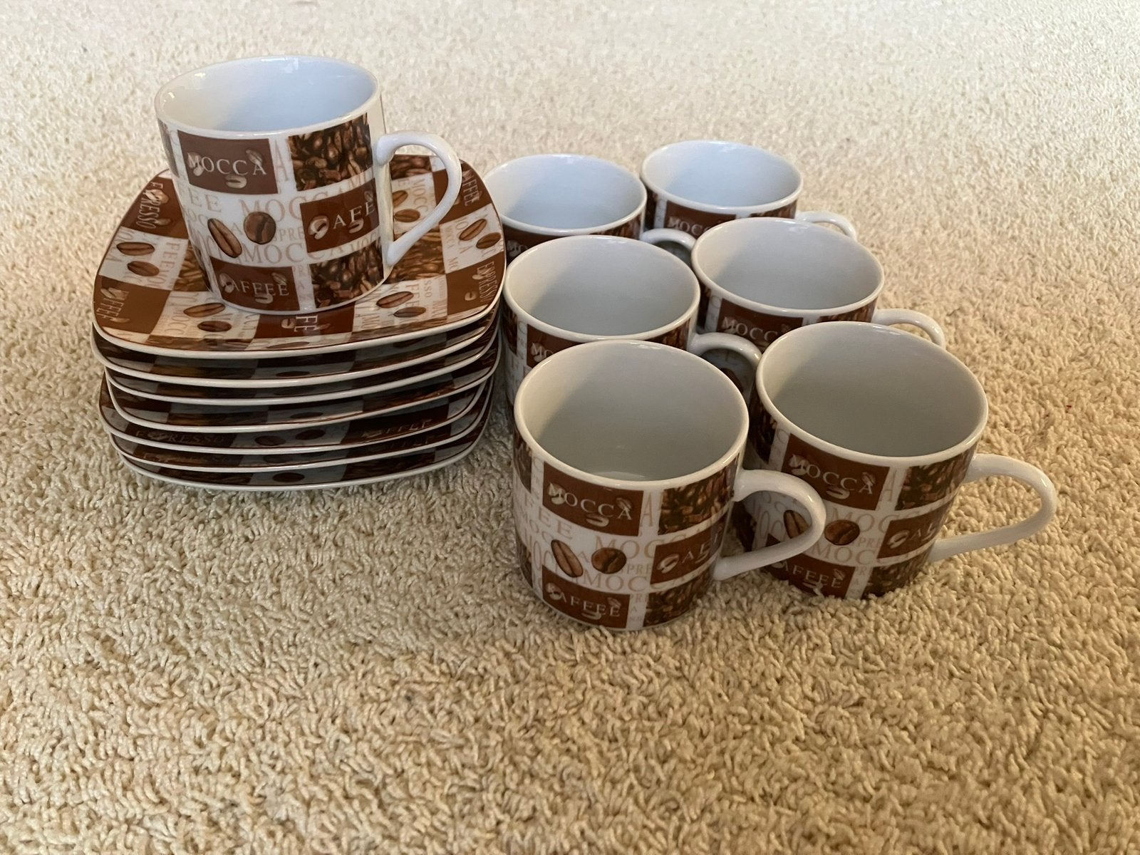 Vintage set van porseleinen espresso kopjes en schoteltjes, Huis en Inrichting, Keuken | Servies, Ophalen of Verzenden, Zo goed als nieuw