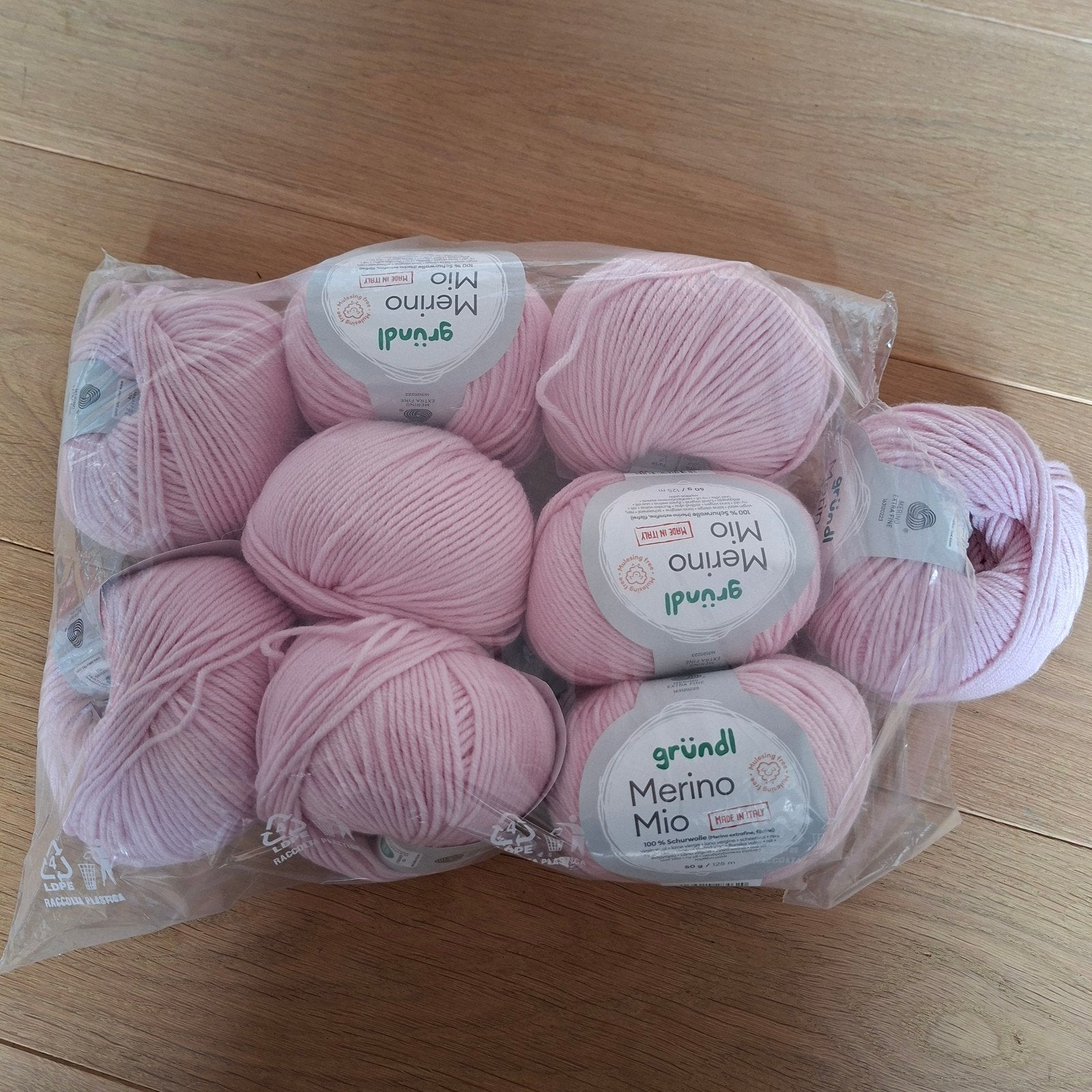 Gründl Merino Mio wol - 9 bollen roze, Hobby en Vrije tijd, Breien en Haken, Ophalen of Verzenden, Nieuw, Breien of Haken, Wol of Garen