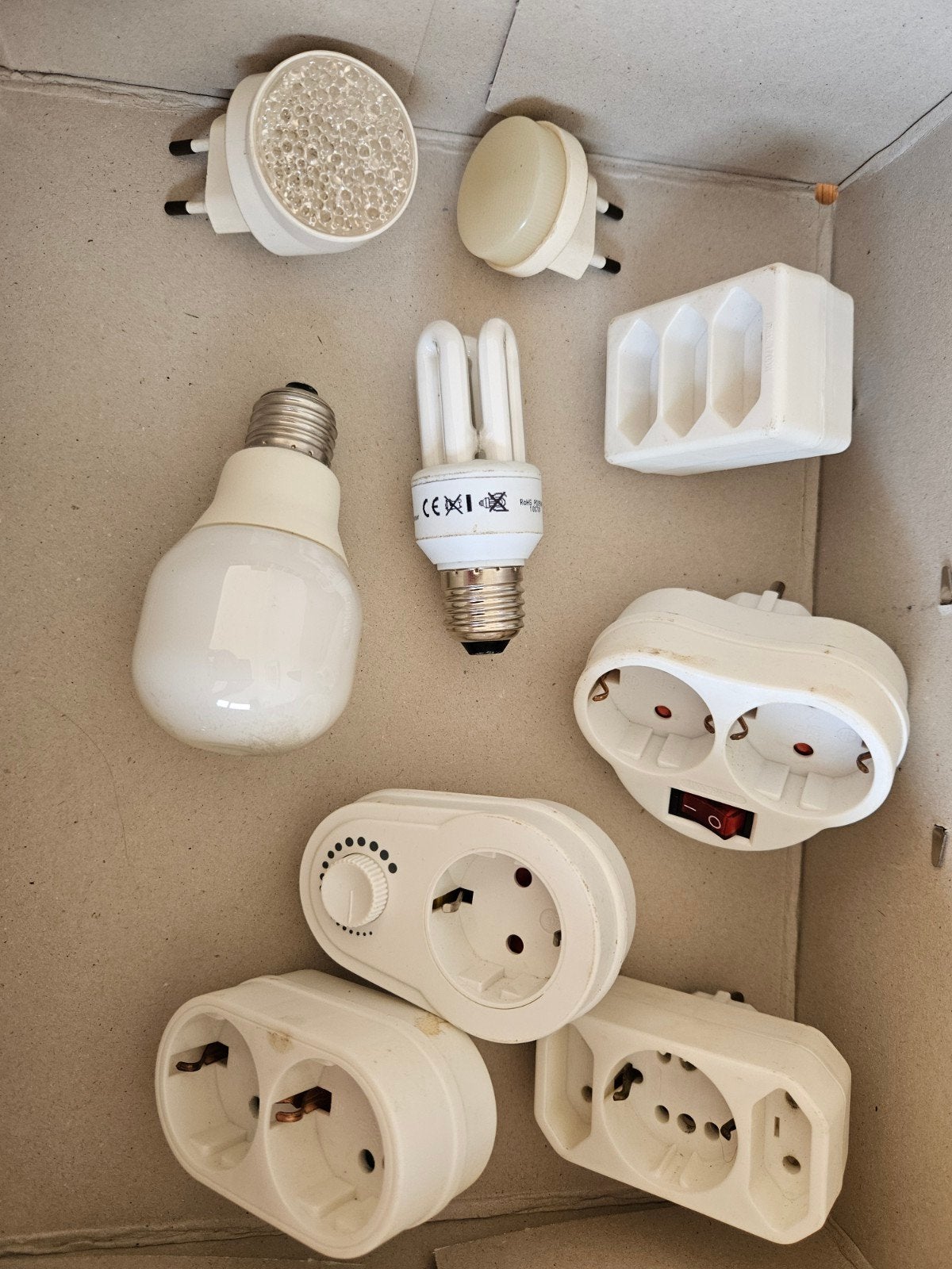 Diverse stekkerdozen, adapters en lampen, Ophalen of Verzenden, Gebruikt, Overige merken, Stekkerdoos
