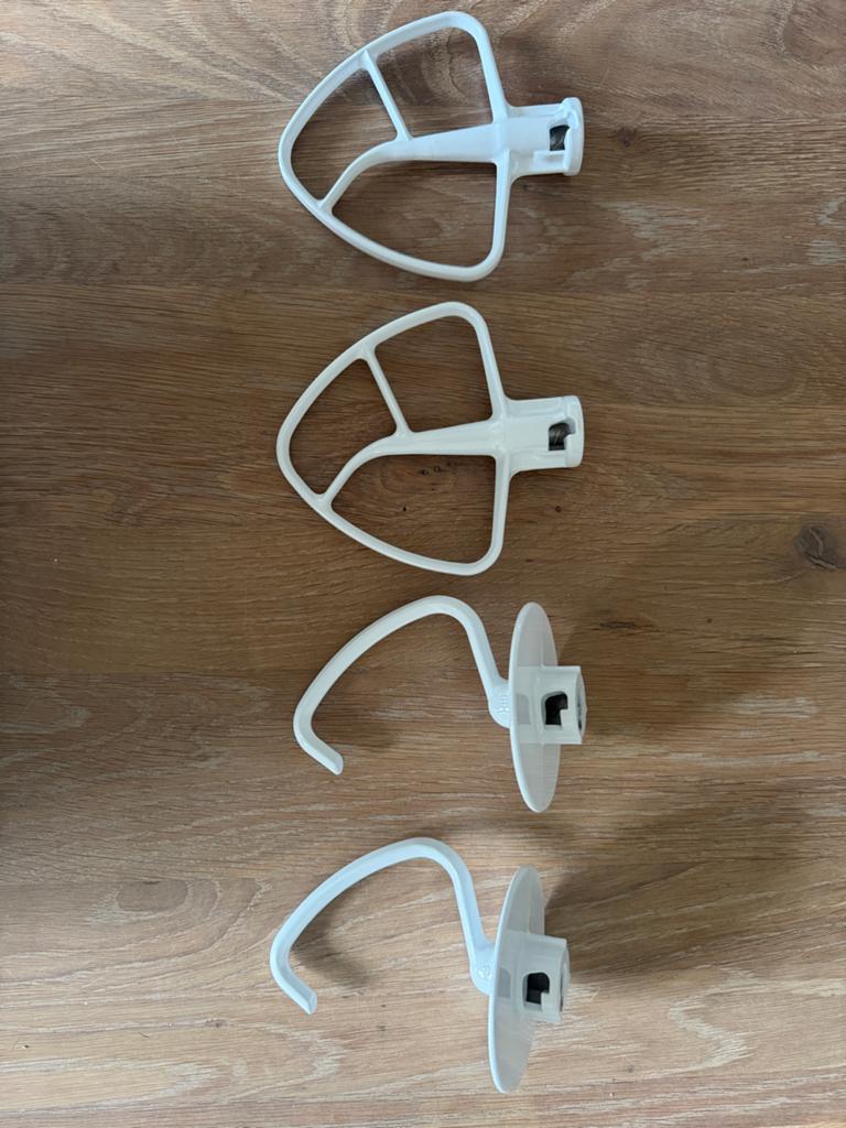 Nieuwe KitchenAid mixer accessoires: 2 kneedhaken, 2 klopper, Witgoed en Apparatuur, Keukenmixers, 4 liter of meer, Nieuw, 3 snelheden of meer