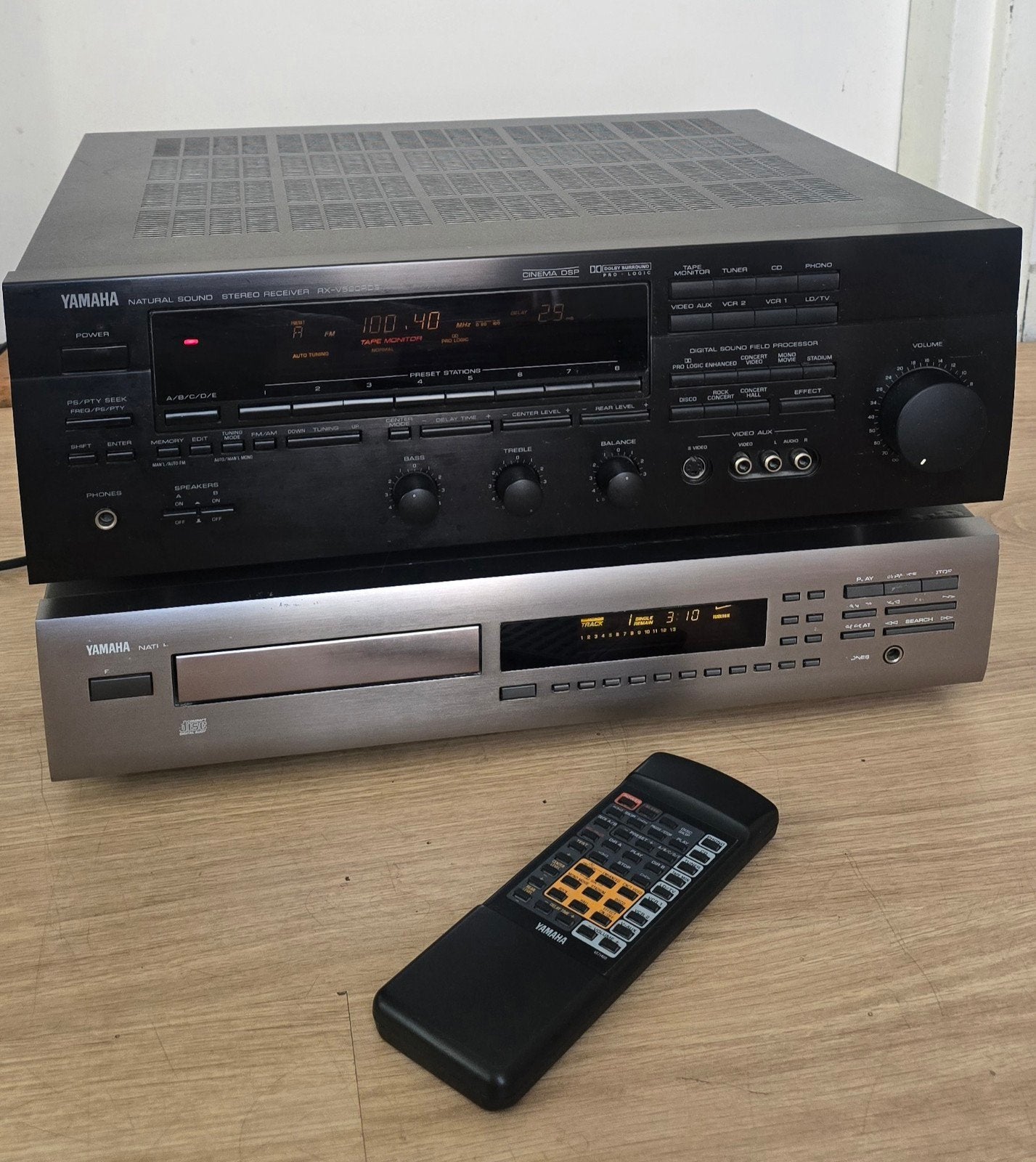 Yamaha RX-V590RDS Receiver&CDX-470 CD-speler met afstandsbe