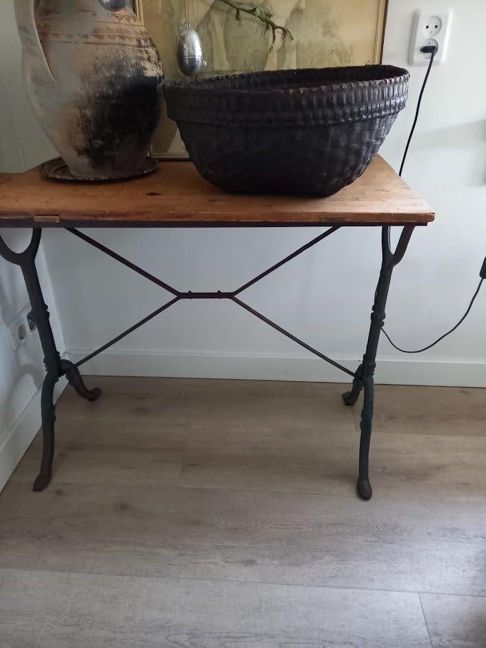 Antiek Frans bistro tafelonderstel, Ophalen