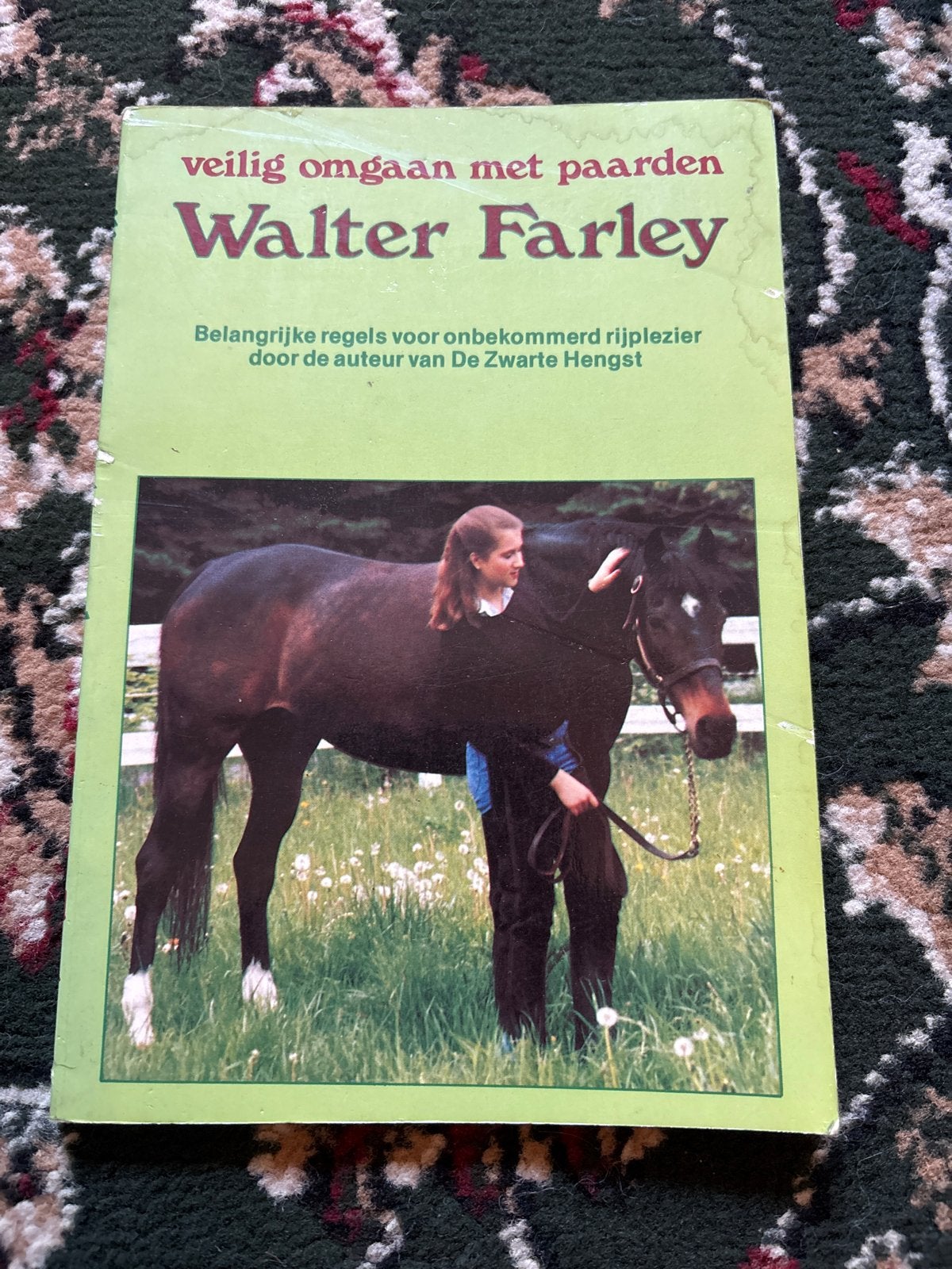 Veilig omgaan met paarden - Walter Farley, Boeken, Ophalen of Verzenden, Gelezen