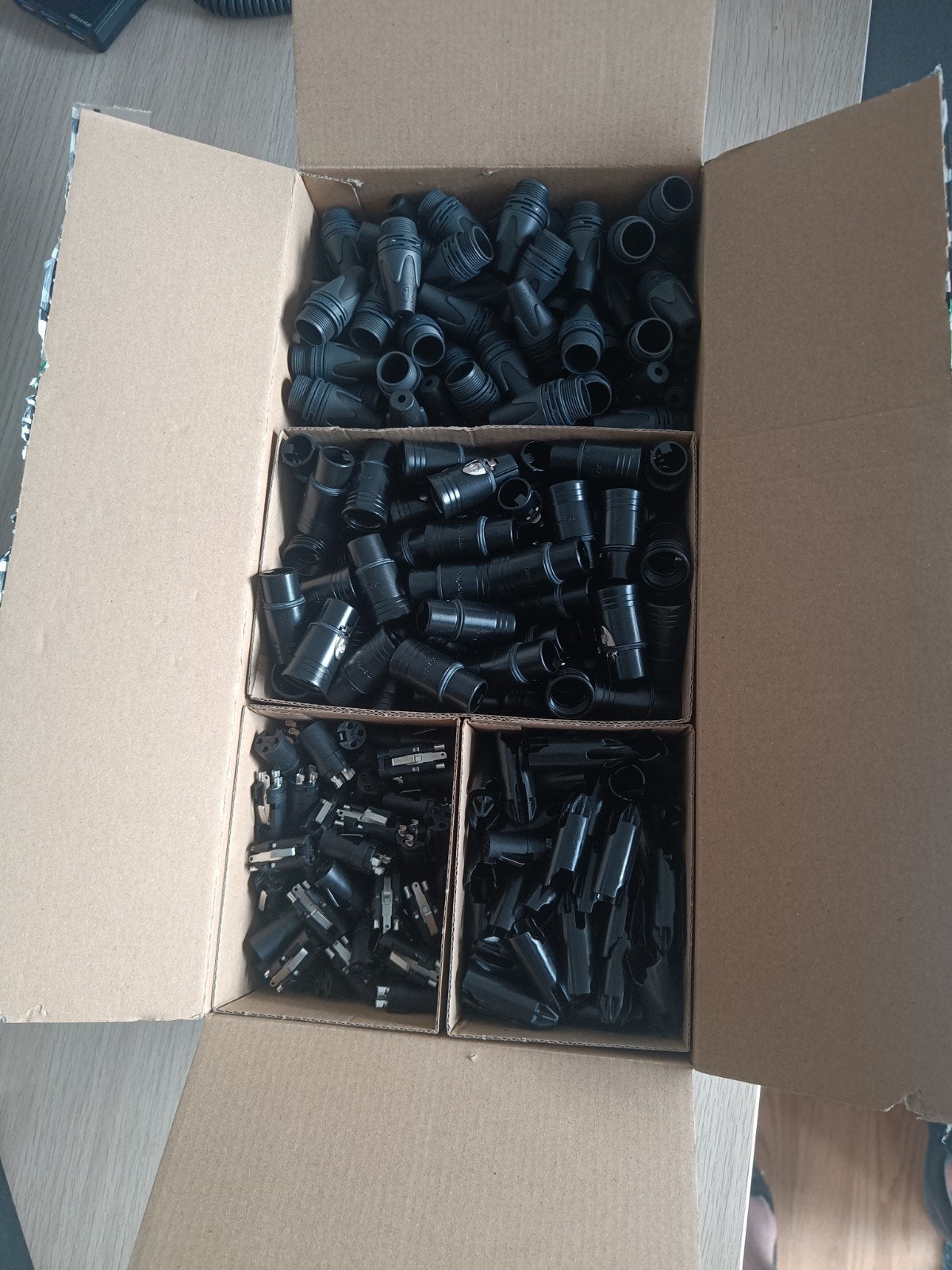 100x Neutrik XLR Female connector (NC3FXX-BAG-D)
(NC3FXX-BAG, Ophalen of Verzenden, Nieuw, Apparatuur