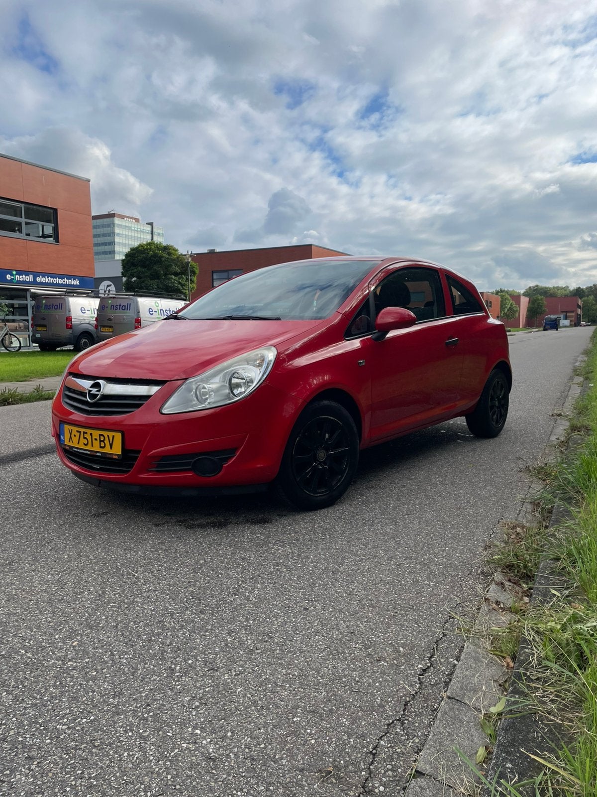 Opel Corsa 1.0 12V 3D 2009 Rood, Voorwielaandrijving, 40 €/maand, Handgeschakeld, 3 cilinders