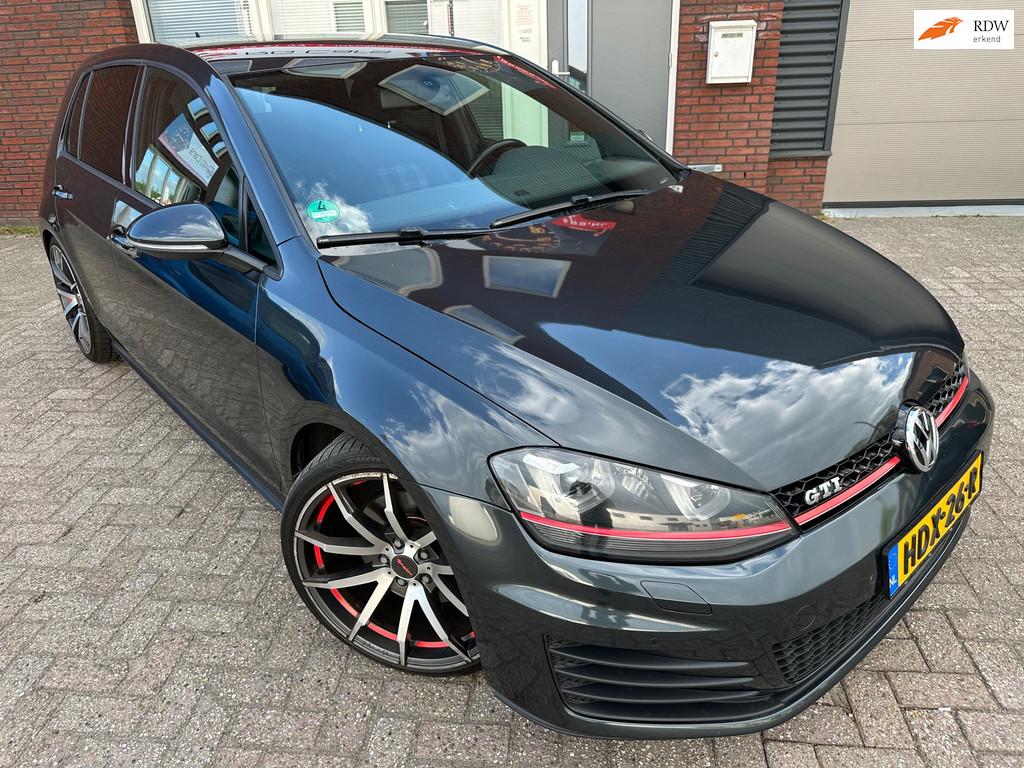 Volkswagen GOLF 2.0 TSI GTI / Navi / Camera / PDC / Carplay, Auto's, Volkswagen, Voorwielaandrijving, Stof, Gebruikt, 4 cilinders