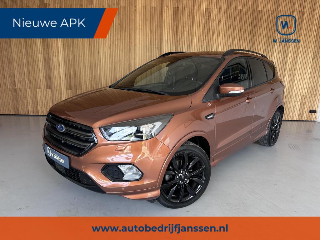 Ford Kuga 1.5 EcoBoost ST Line Pano | Trekhaak | Keyless | C, Euro 6, Leder en Stof, Handgeschakeld, Kuga