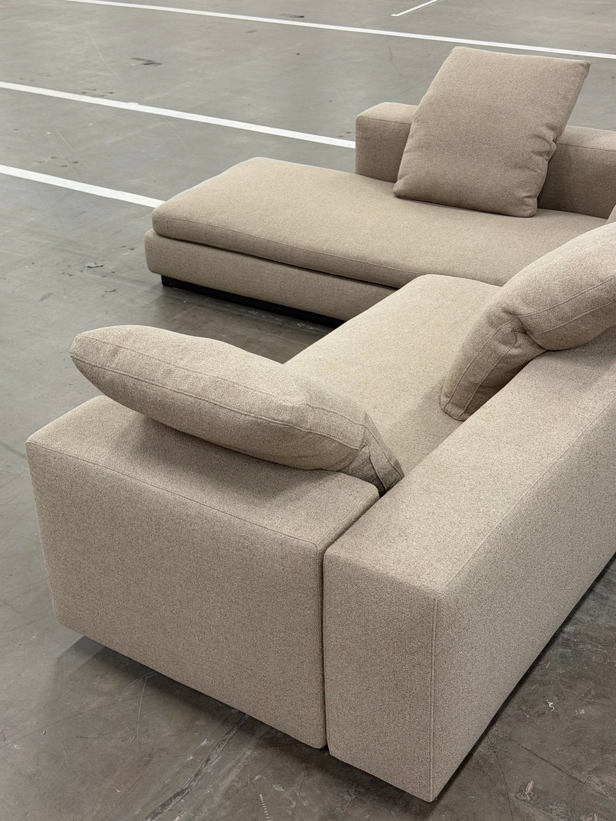 Minotti Yang Hoekbank | Beige | NIEUWSTAAT + Garantie, Metaal, 250 tot 300 cm, Hoekbank, Ophalen of Verzenden