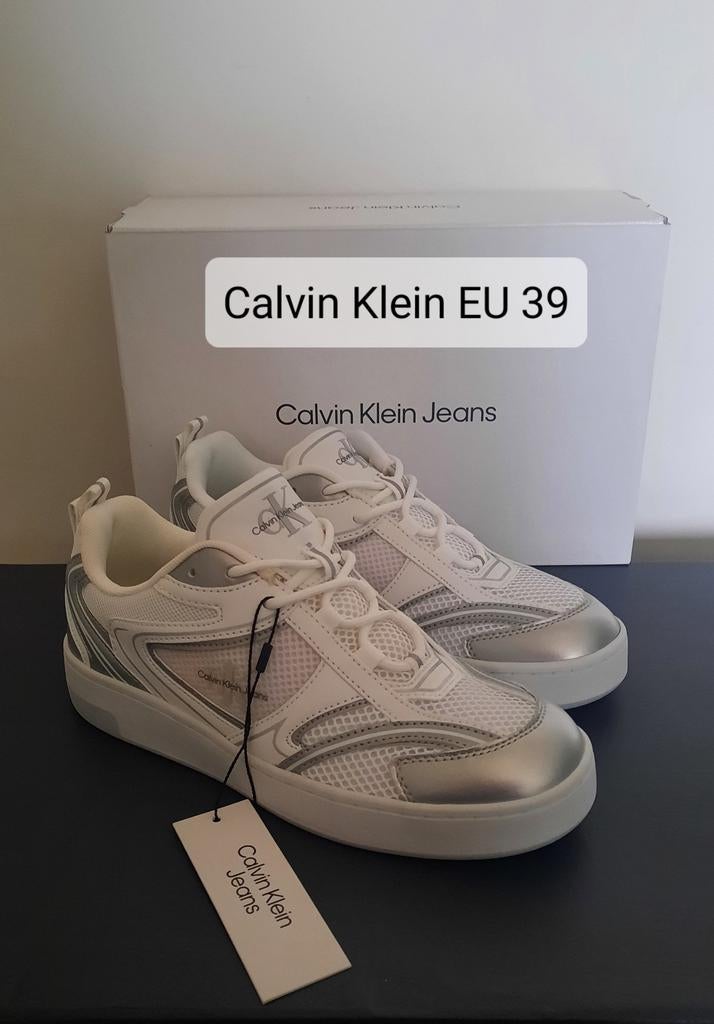 Nieuwe Calvin Klein wit zilver uniseks sneakers 39, Wit, Nieuw, Ophalen of Verzenden, Sneakers of Gympen