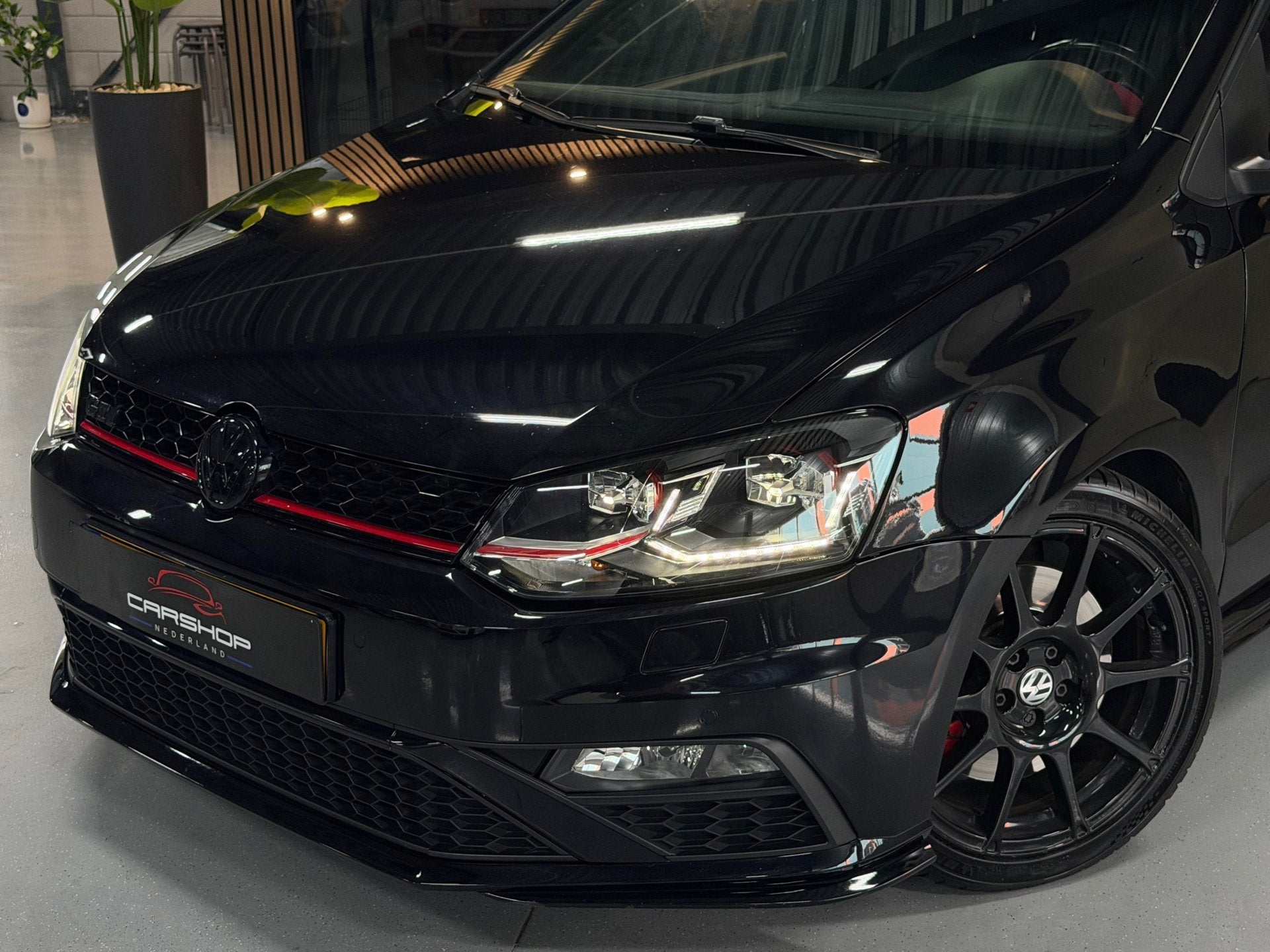 Volkswagen POLO 1.8 TSI GTI 230PK ABT DSG PANO/CARPLY/STOELV, Gebruikt, 4 cilinders, Zwart, Bedrijf