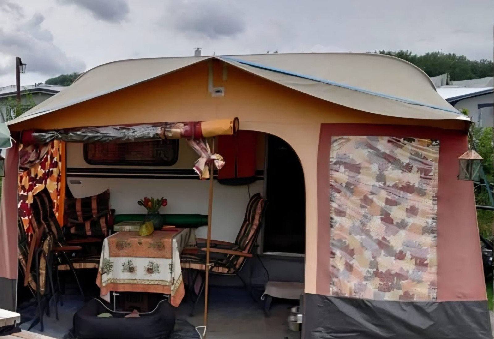 Knaus Mansun 1979 met originele tent, waterdicht, 4 persoons, Caravans en Kamperen, Frans bed, Treinzit, Particulier, Kachel