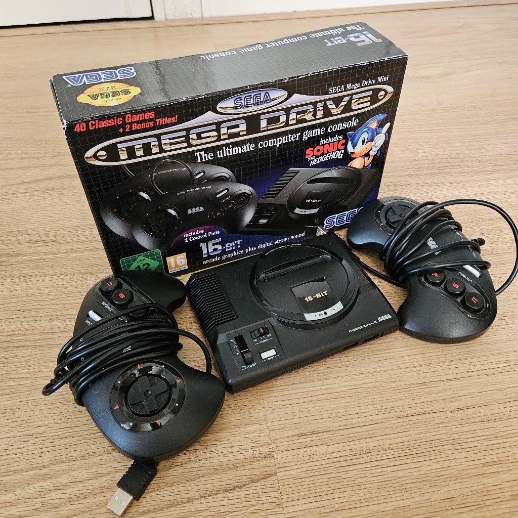 Sega Mega Drive Mini incl. 2 controllers en doos, 42 games, Gebruikt, Mega Drive, Met games, Met 2 controllers