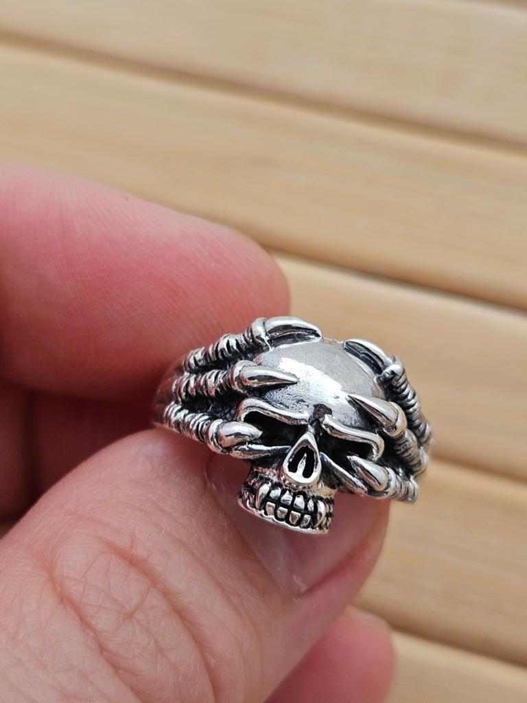 Sterling zilveren skull biker heren ring, Sieraden, Tassen en Uiterlijk, Ringen, 20 of groter, Heer, Ophalen of Verzenden, Zo goed als nieuw