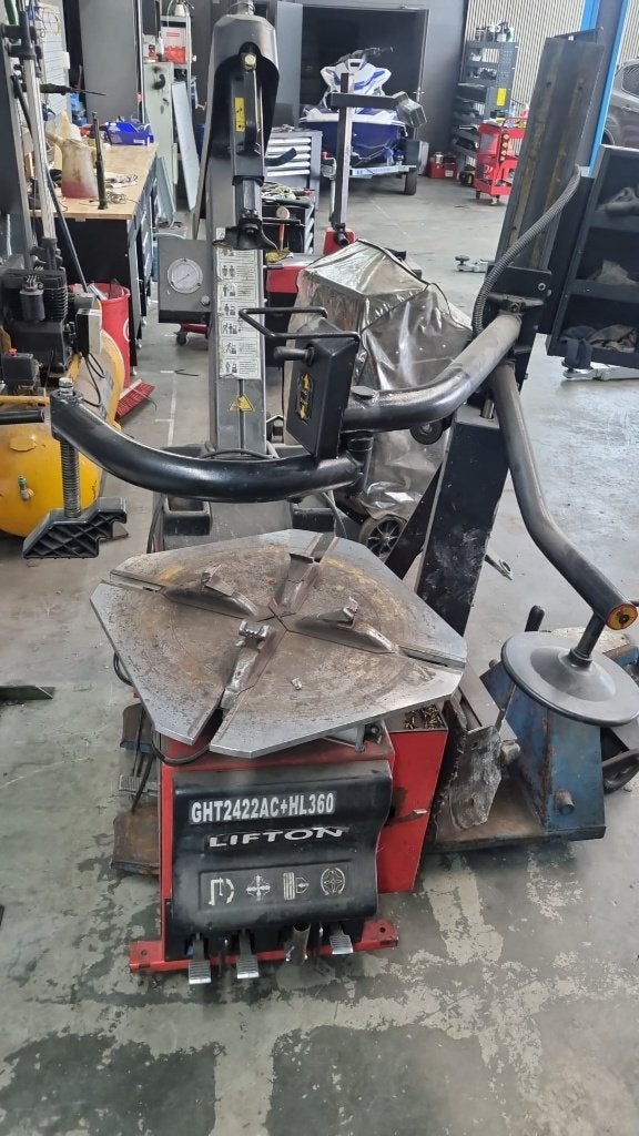 Banden machine Lifton,, Ophalen of Verzenden, Gebruikt