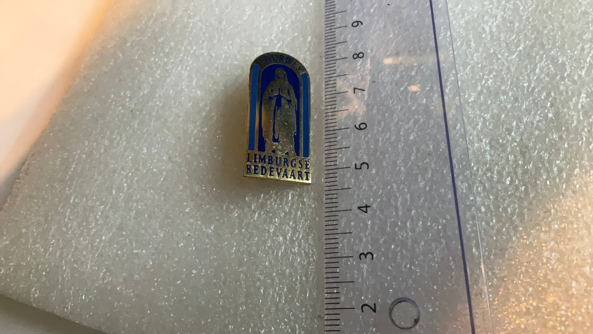 Broche Lourdes bedevaart, Ophalen of Verzenden, Zo goed als nieuw, Overige onderwerpen
