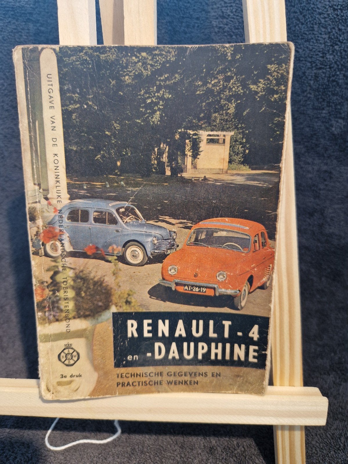 Renault 4 en Dauphine: Technische Gegevens, Boeken, Gelezen, Ophalen of Verzenden, Renault, Koninklijke Nederlandsche Toeristenbond